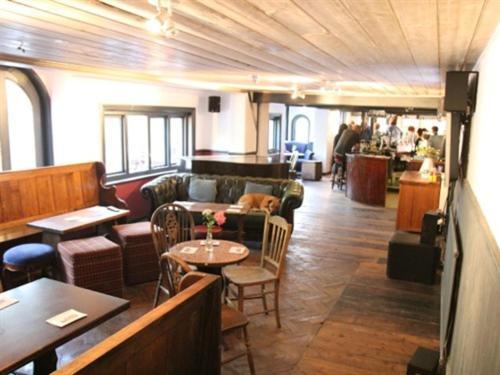 هيلنغلي The May Garland Inn المظهر الخارجي الصورة