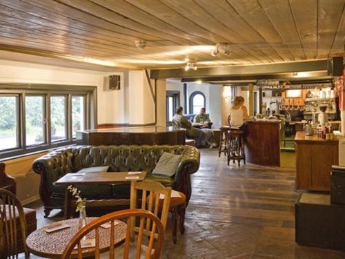 هيلنغلي The May Garland Inn المظهر الخارجي الصورة