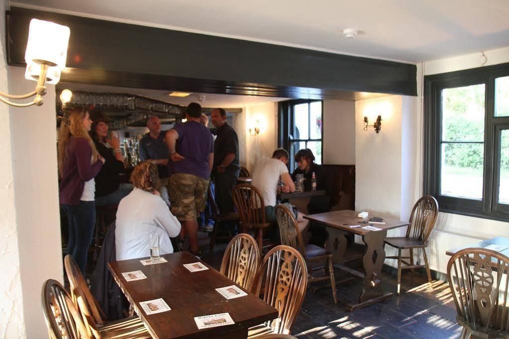 هيلنغلي The May Garland Inn المظهر الخارجي الصورة