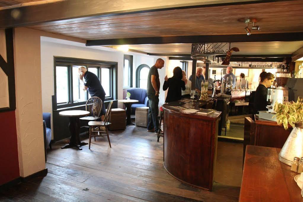 هيلنغلي The May Garland Inn المظهر الخارجي الصورة