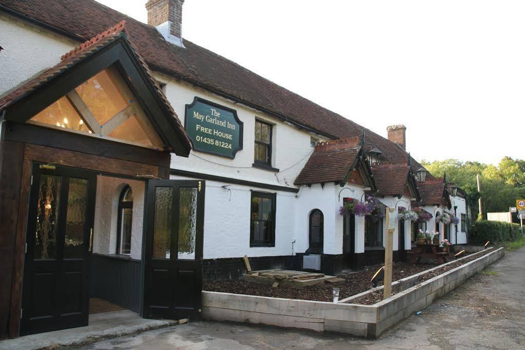 هيلنغلي The May Garland Inn المظهر الخارجي الصورة