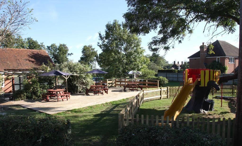 هيلنغلي The May Garland Inn المظهر الخارجي الصورة