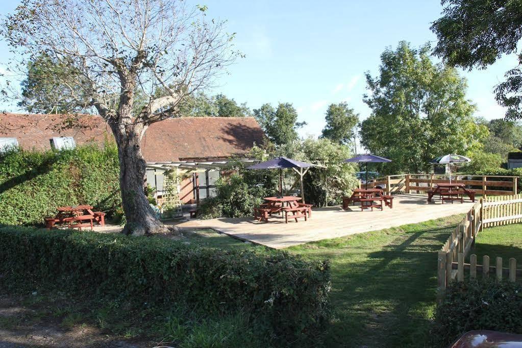 هيلنغلي The May Garland Inn المظهر الخارجي الصورة