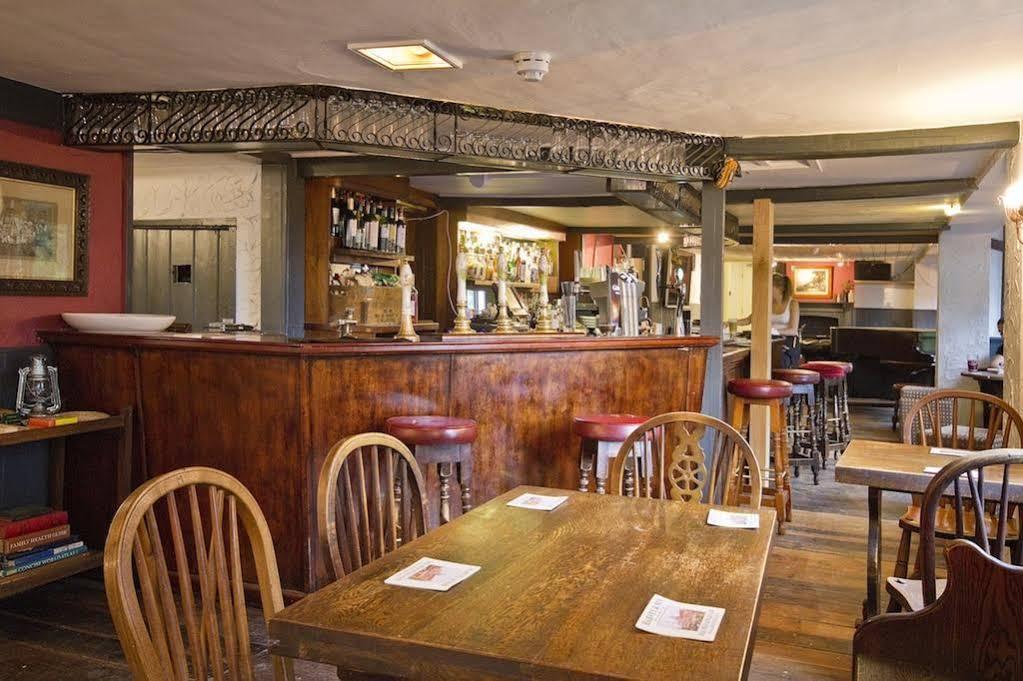 هيلنغلي The May Garland Inn المظهر الخارجي الصورة
