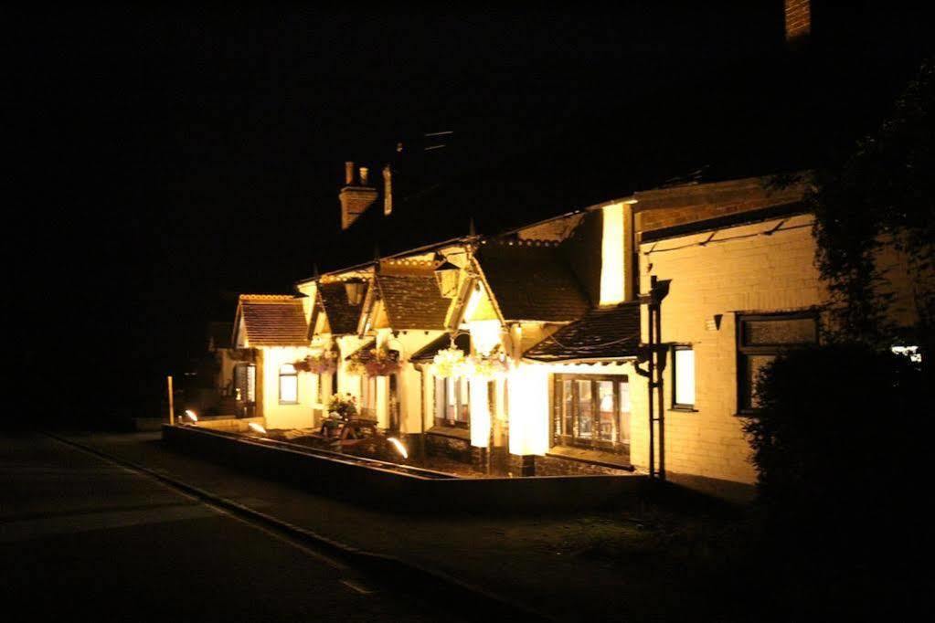 هيلنغلي The May Garland Inn المظهر الخارجي الصورة